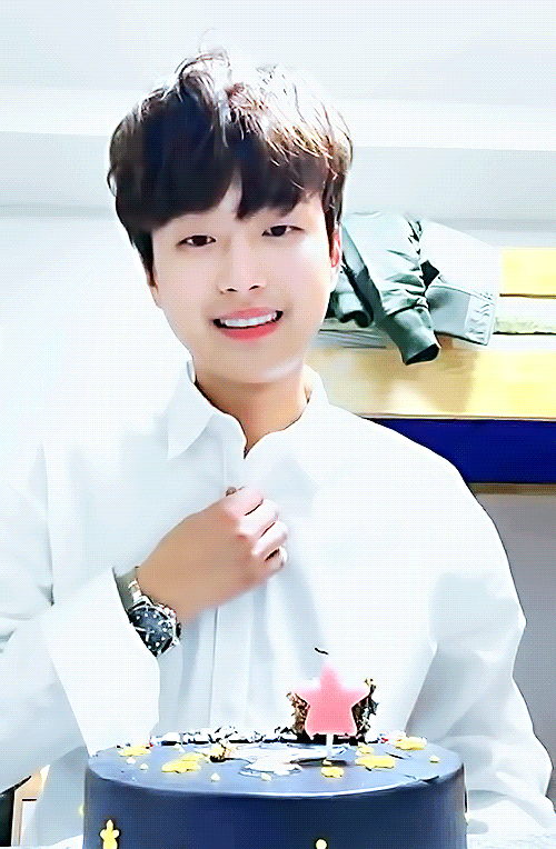 李灿元的近期活动照