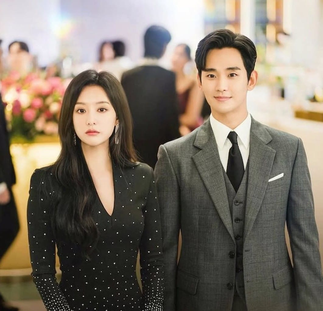 粉丝拍下的金秀贤瞬间