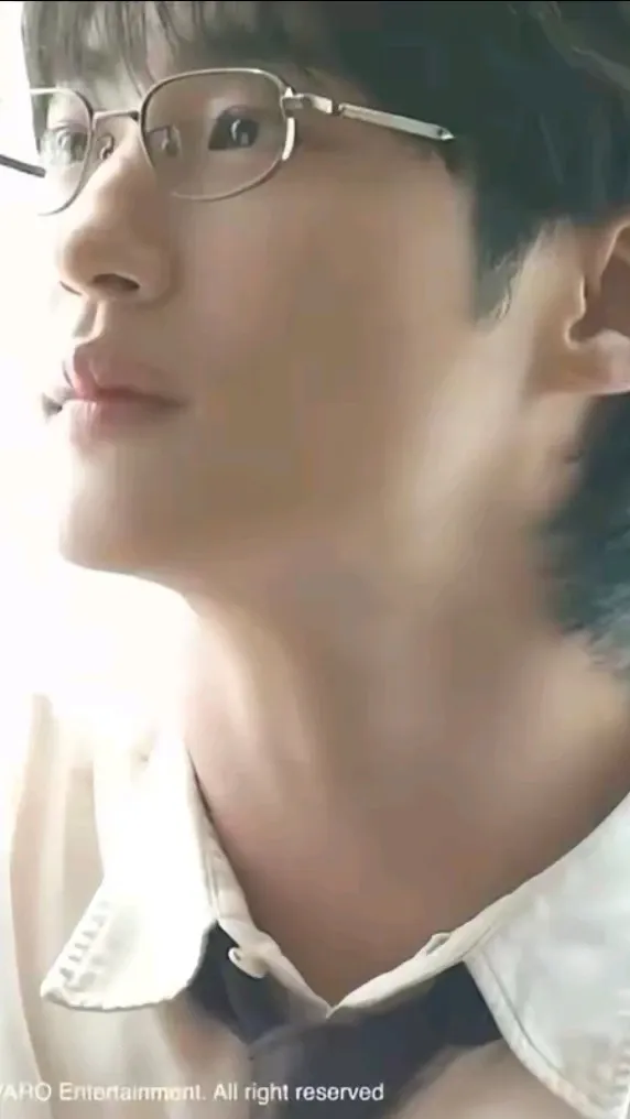 최애돌셀럽 팬덤이 추천하는 변우석 배경 이미지