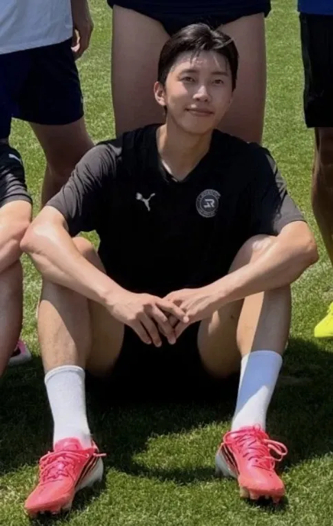 Foto kegiatan terbaru dari Lim Youngwoong