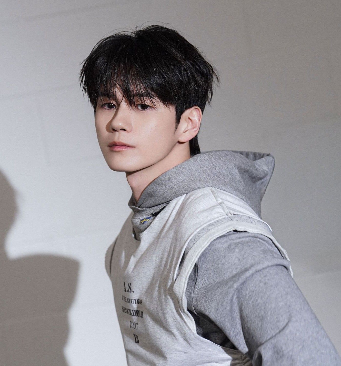 粉丝拍下的邕圣祐瞬间