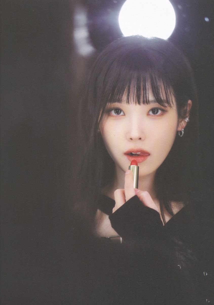 Latest photo of IU