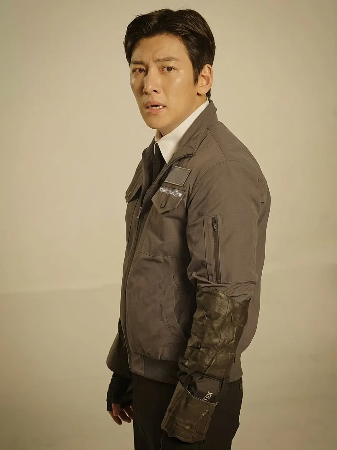 Behind-the-scenes cut of Ji Changwook