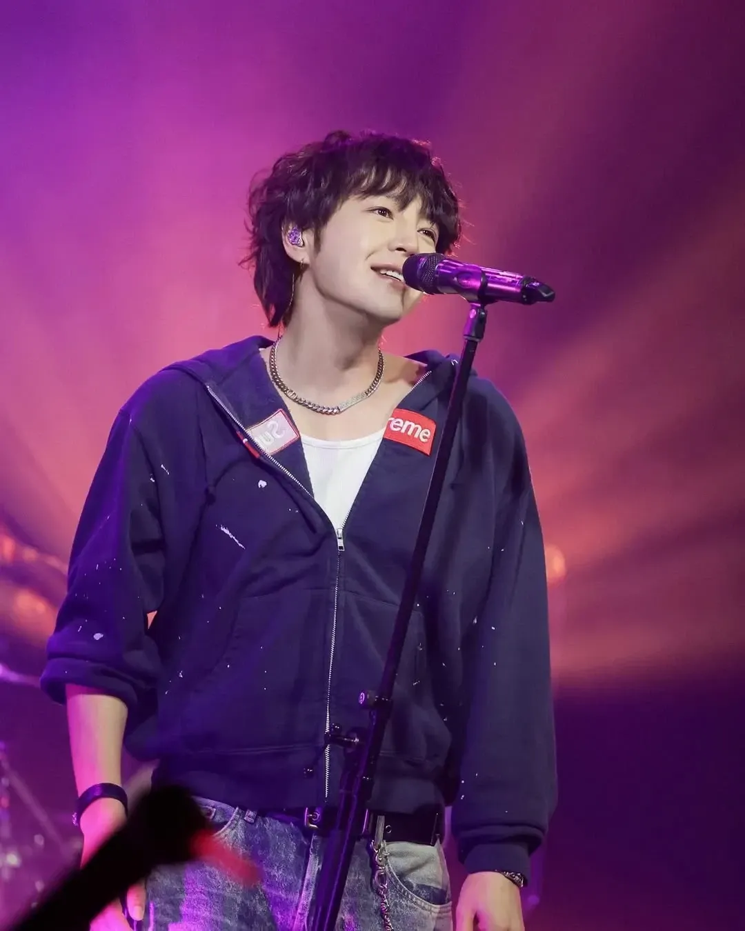Recent activity shot of Jang Geunsuk