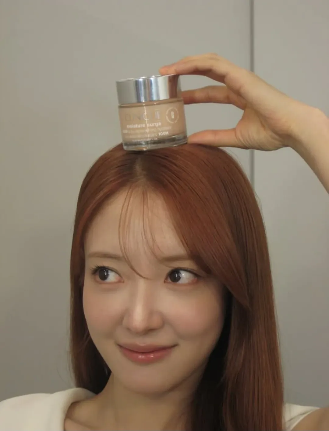 Behind-the-scenes cut of Lee Seyoung