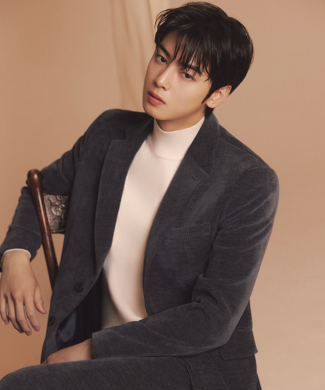 Recent activity shot of Cha Eunwoo