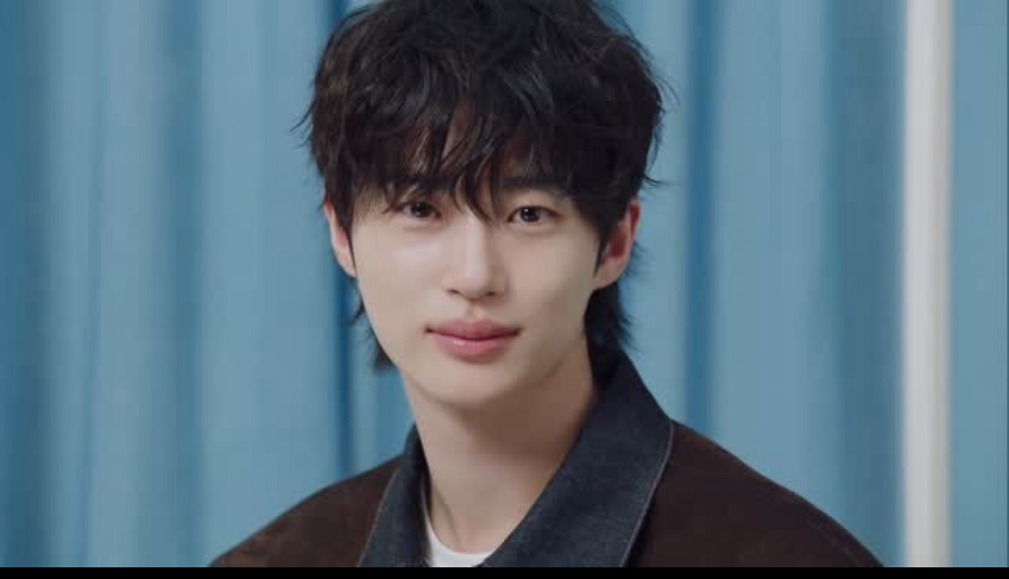 Behind-the-scenes cut of Byeon Wooseok