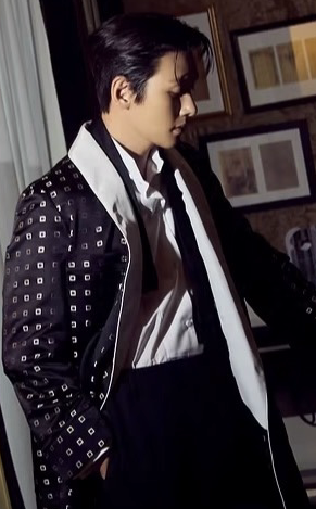 Behind-the-scenes cut of Ji Changwook