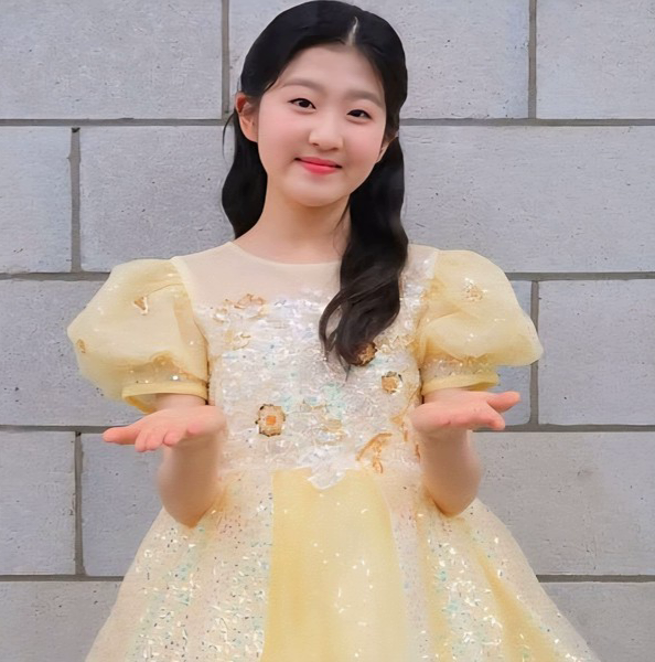 Recent activity shot of Yoon Yoonseo