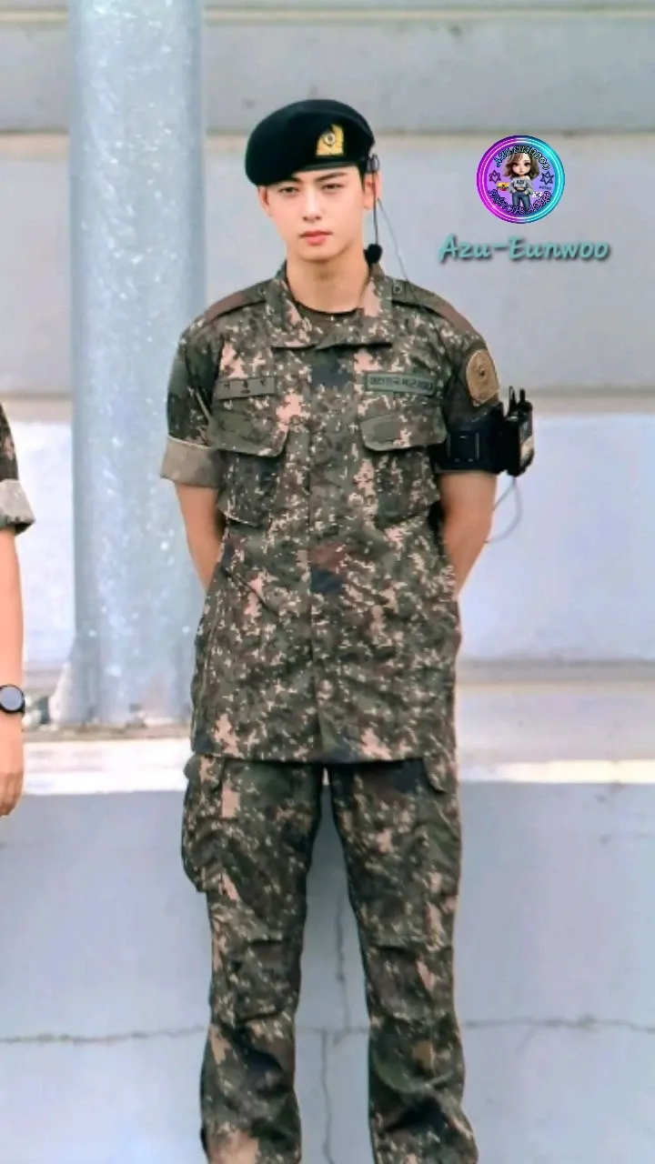 Recent activity shot of Cha Eunwoo