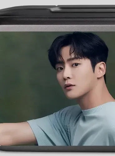 Foto terbaru dari Rowoon