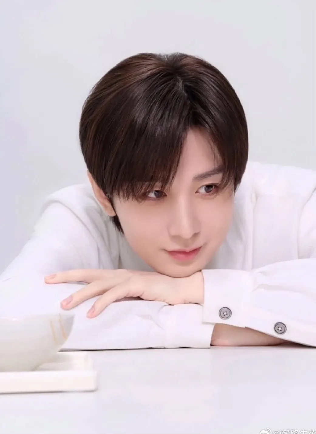 Behind-the-scenes cut of Cheng Yi
