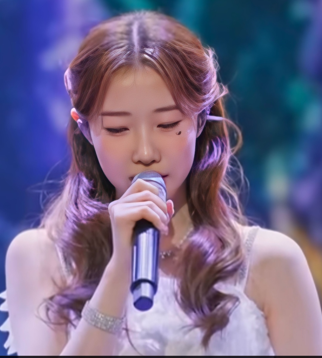 A moment captured by a fan of Jung Seojoo