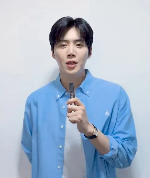 Behind-the-scenes cut of Kim Seonho