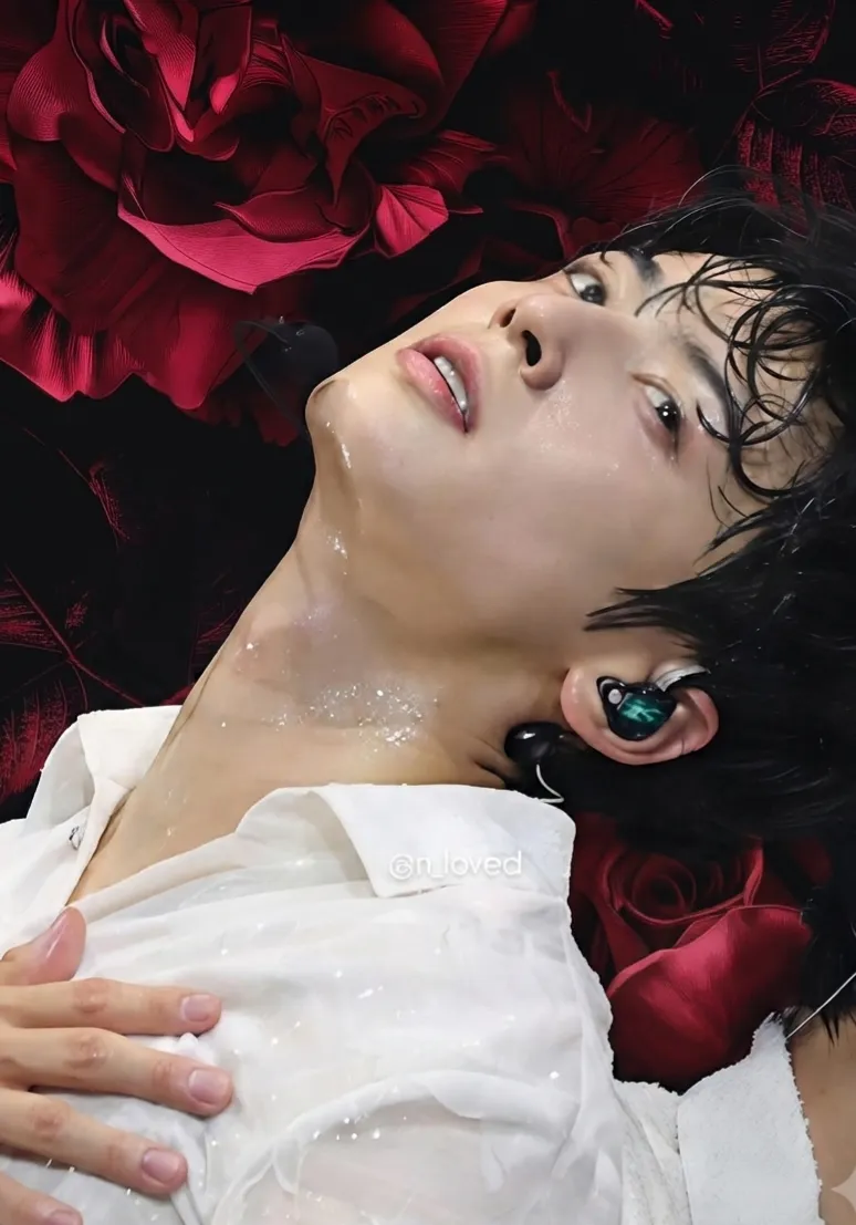 Recent activity shot of Cha Eunwoo