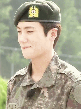 Behind-the-scenes cut of Park Hyungsik