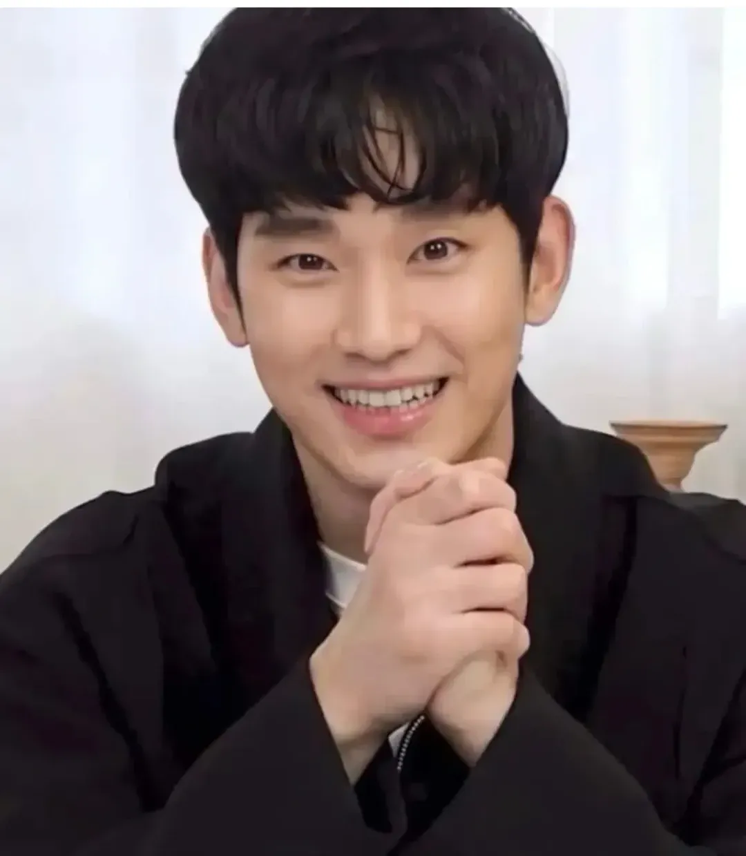 Recent activity shot of Kim Soohyun
