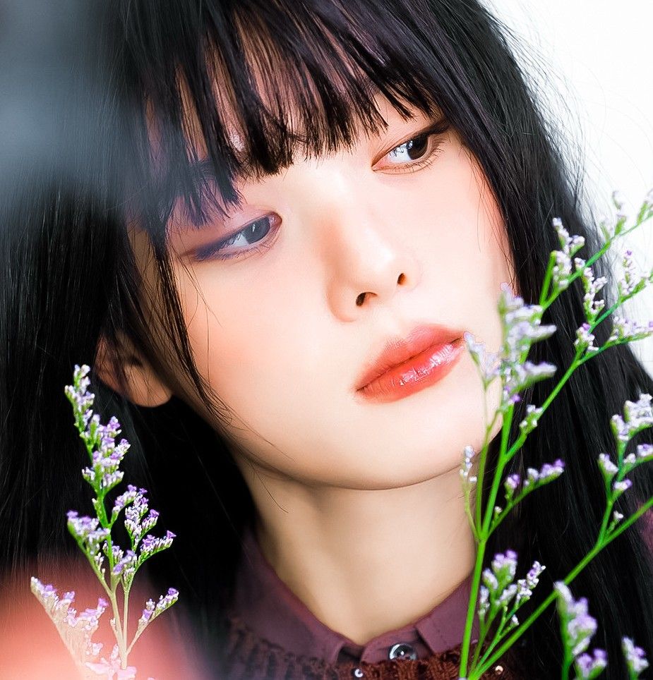 Behind-the-scenes cut of Kim Youjung