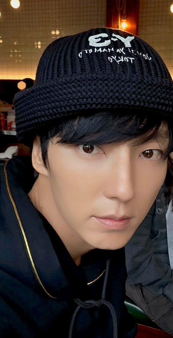 Latest photo of Lee Joongi