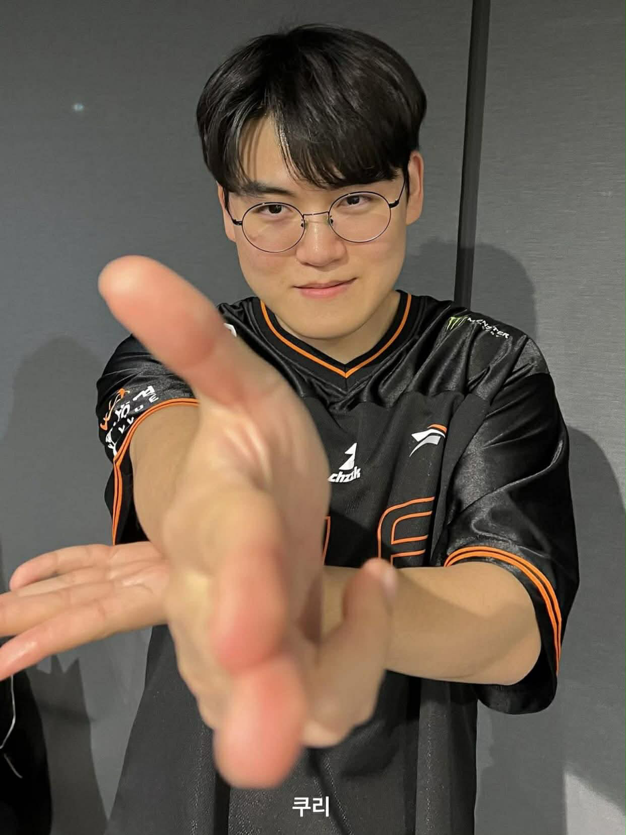 Explosively popular post in Choeaedol Celeb community