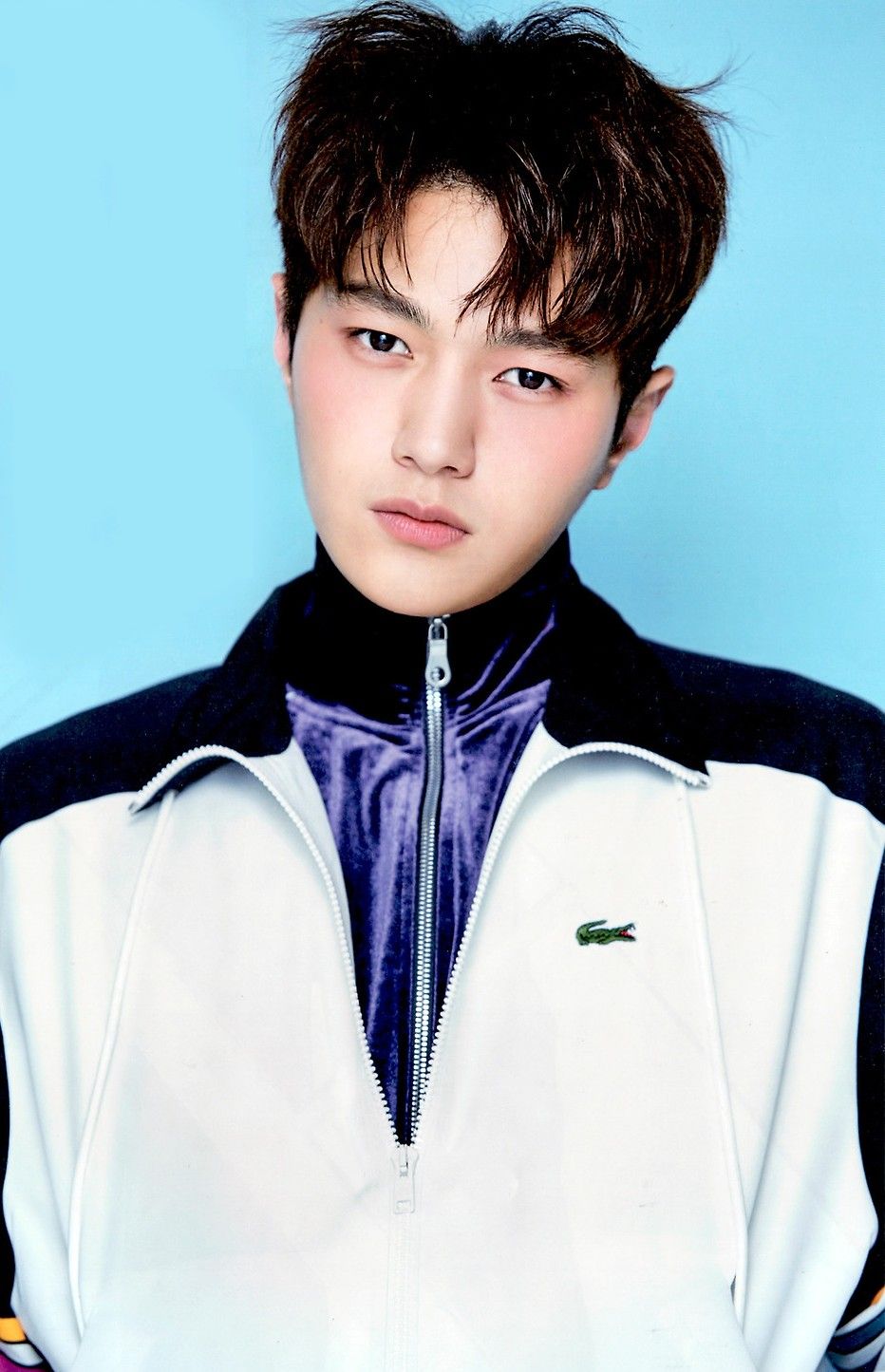 A moment captured by a fan of Kim Myungsoo (L)