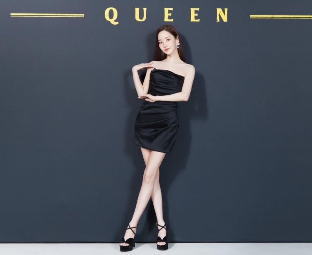 Behind-the-scenes cut of Park Minyoung