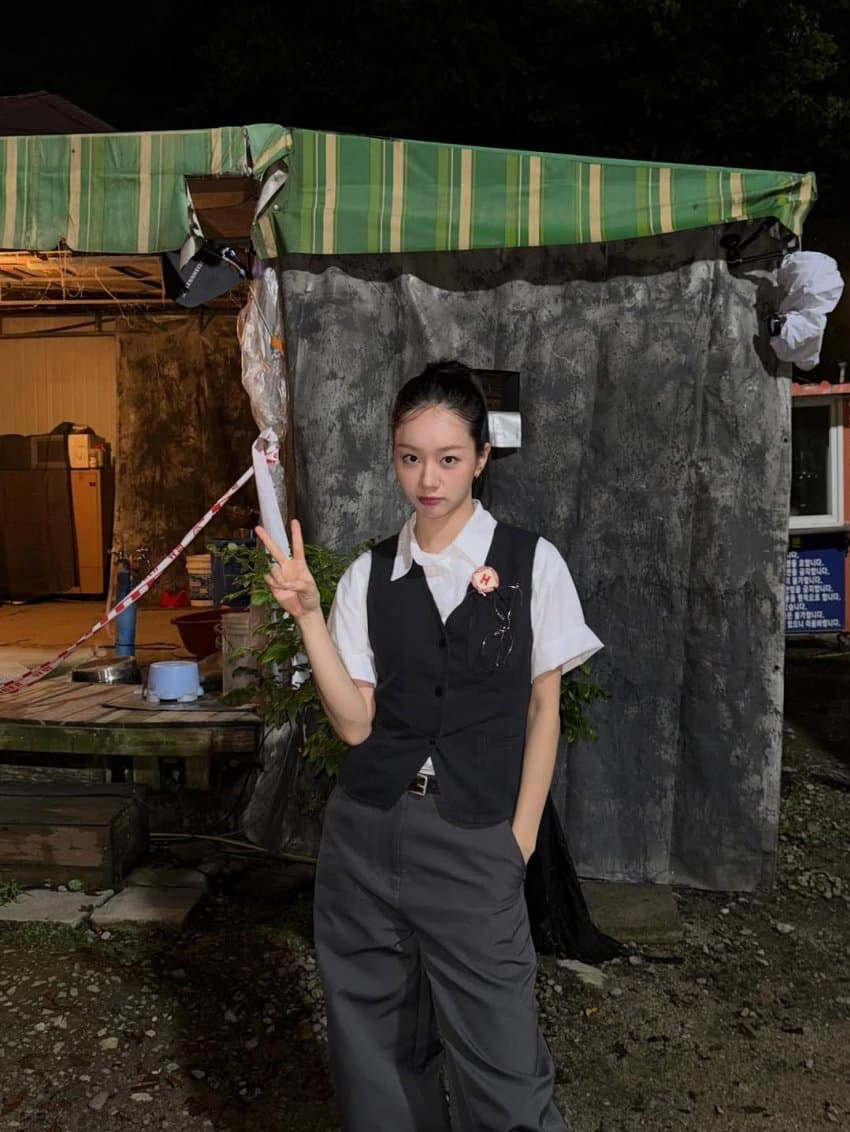 Behind-the-scenes cut of Hyeri