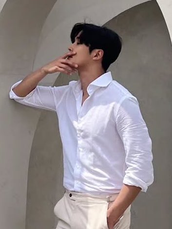 로운의 비하인드 컷