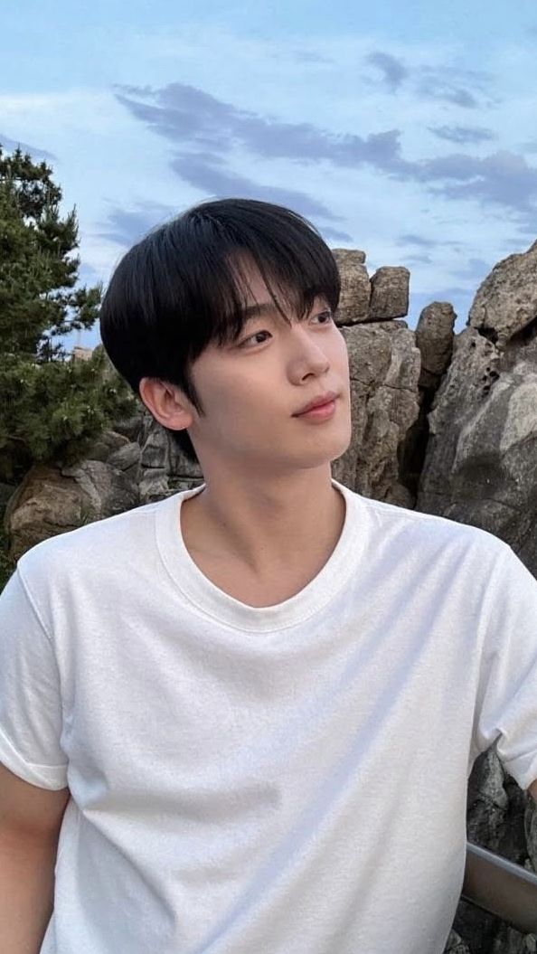 Representative background image loved by Kim Yohan fandom