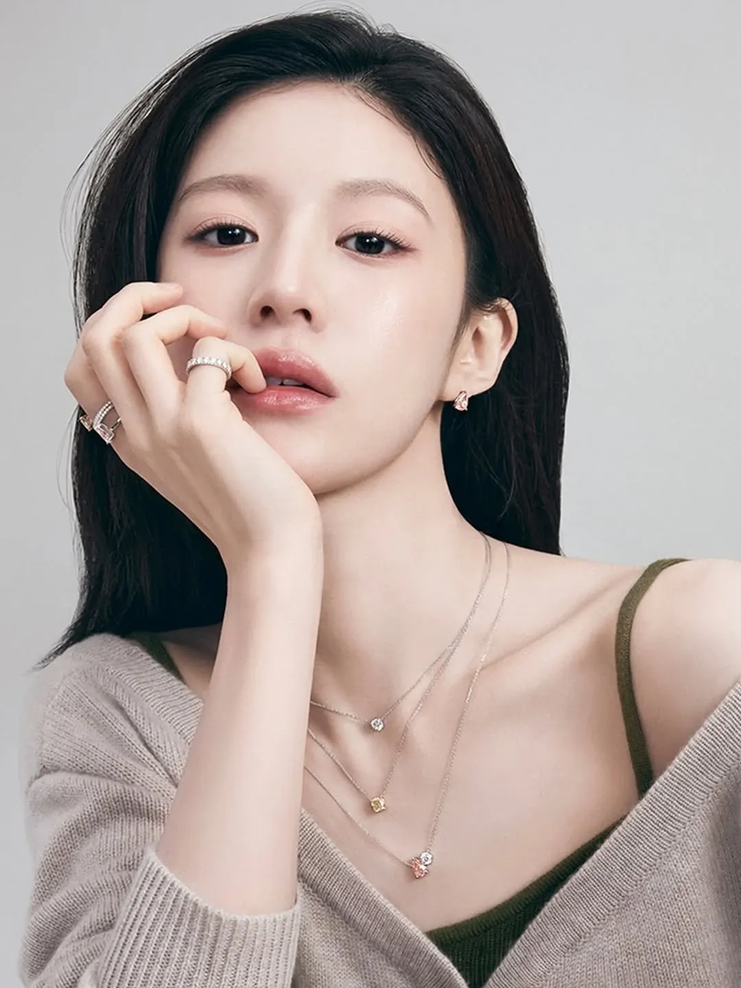 Behind-the-scenes cut of Go Younjung