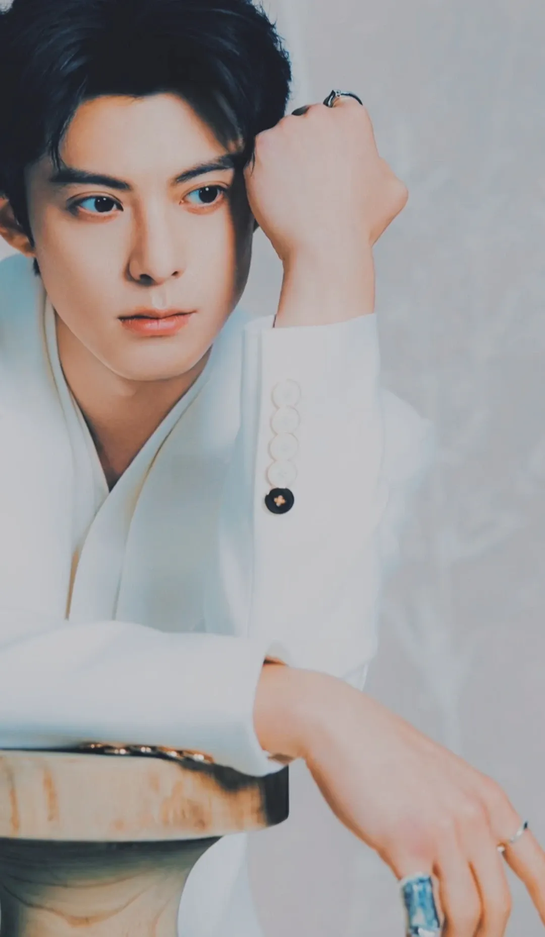 Emotional wallpaper shared by fans for Dylan Wang