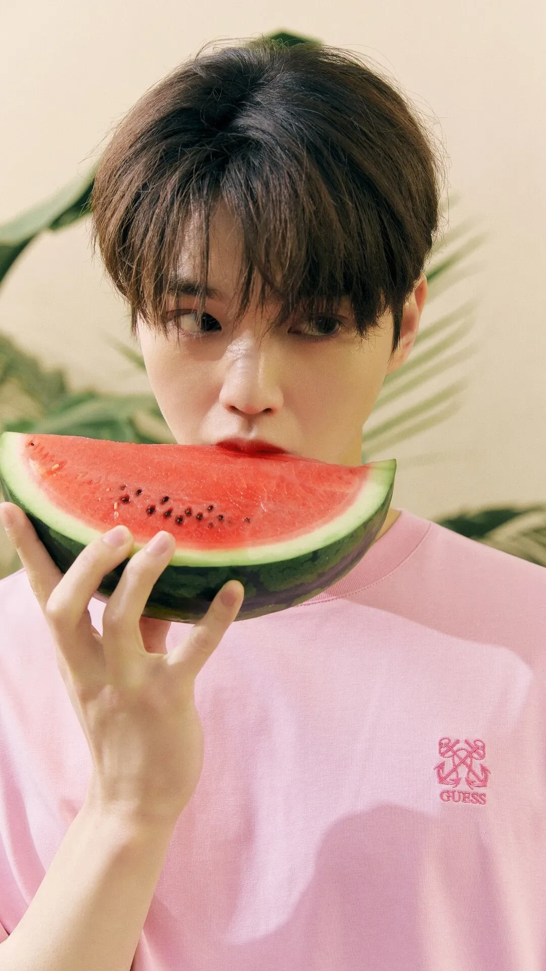 Behind-the-scenes cut of Song Kang