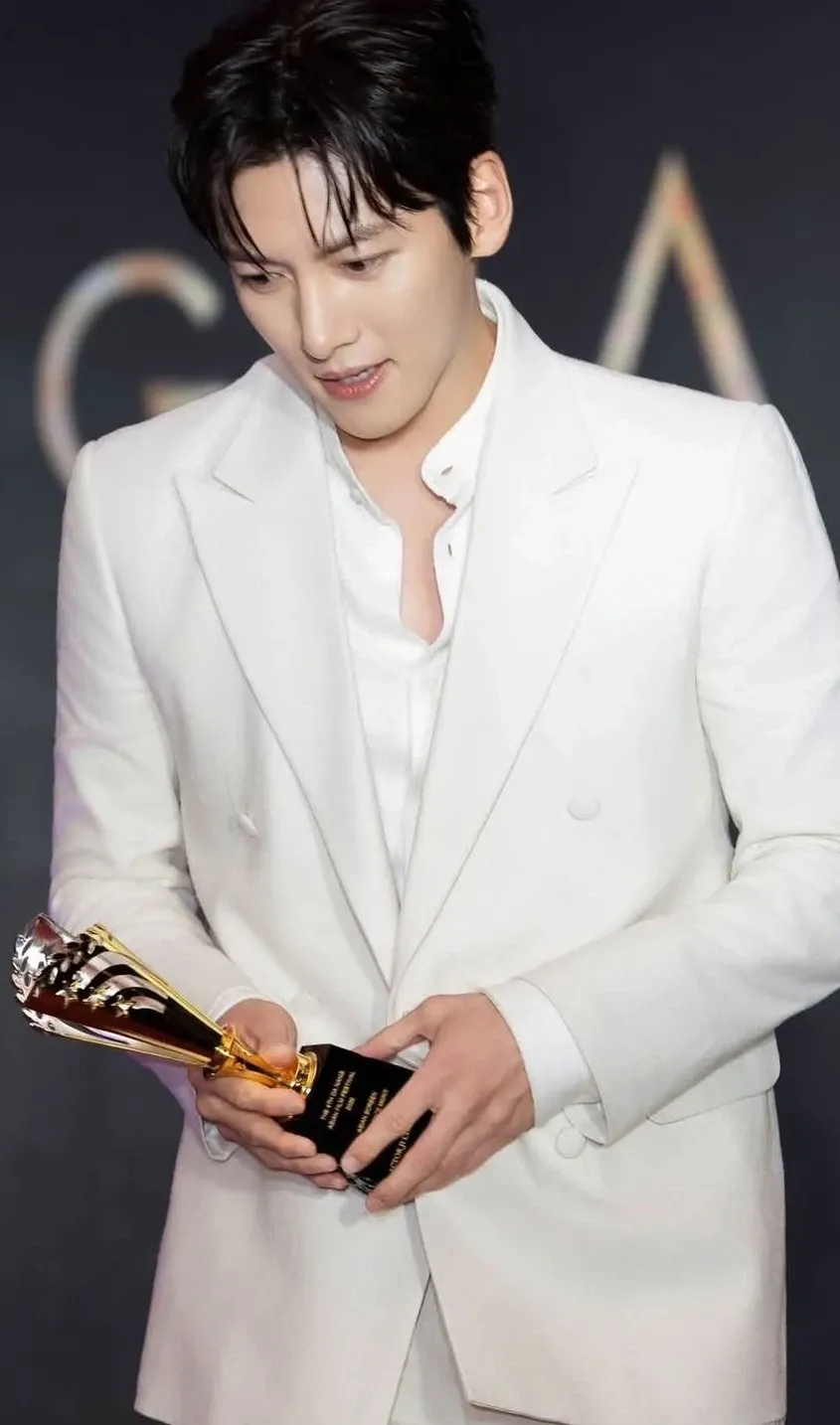 A moment captured by a fan of Ji Changwook