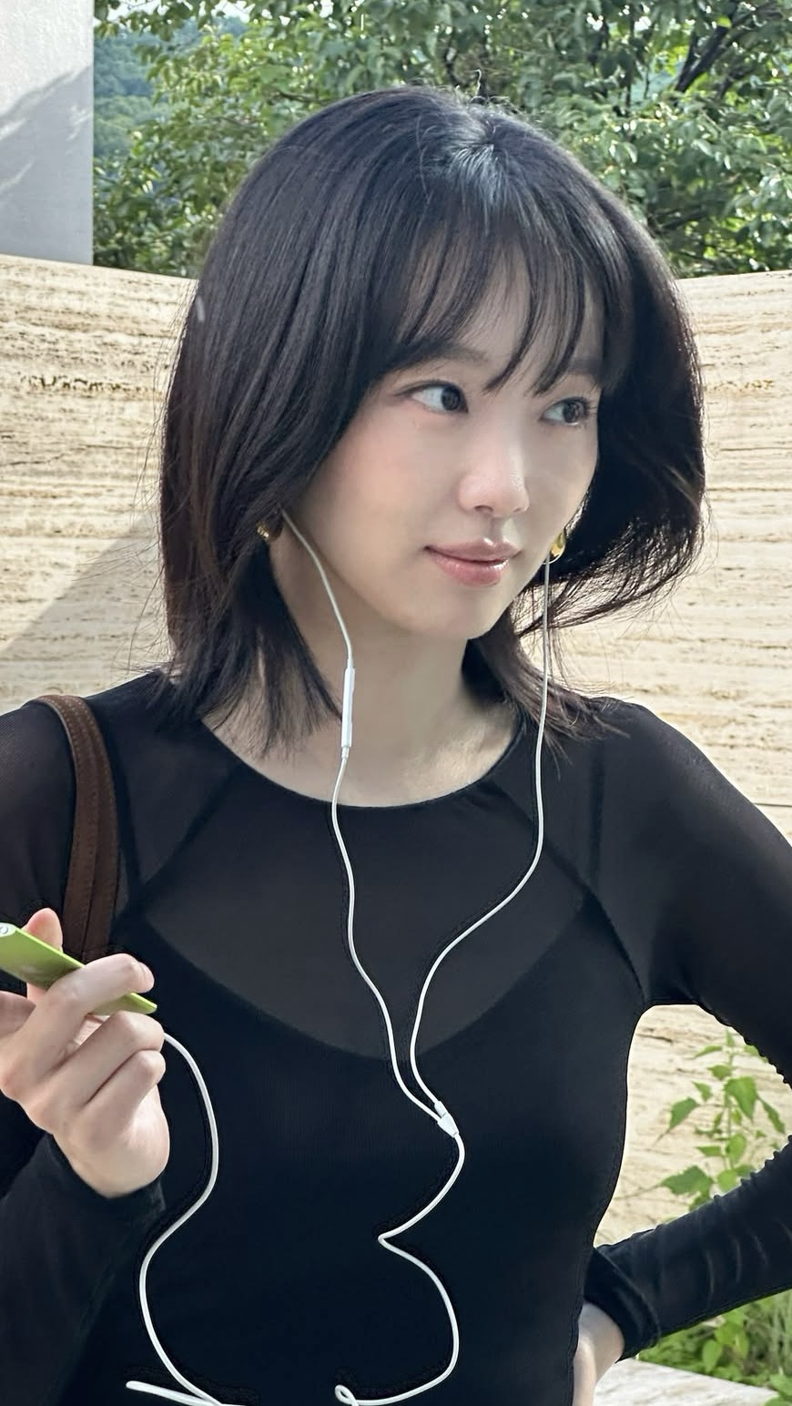 Today's popular wallpaper in Jin Ki-Joo community