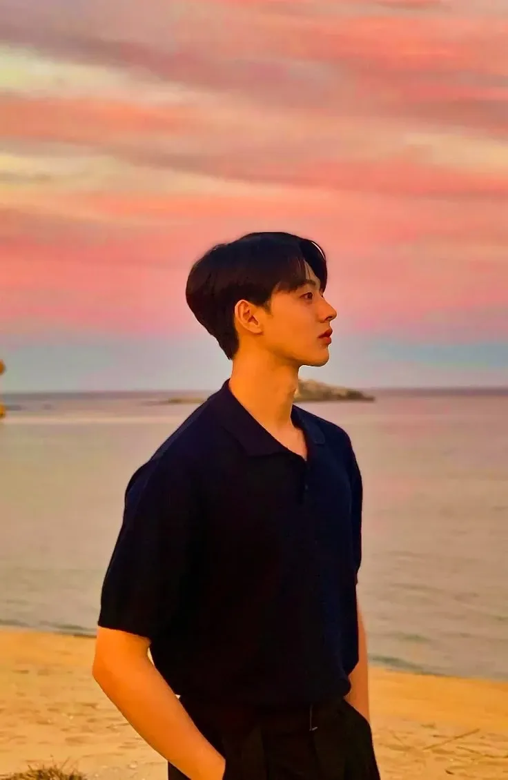 Recent activity shot of Kim Hyunjin