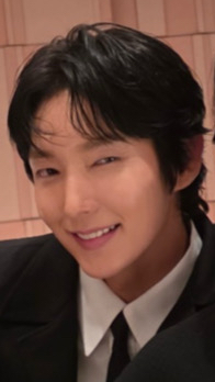 Behind-the-scenes cut of Lee Joongi