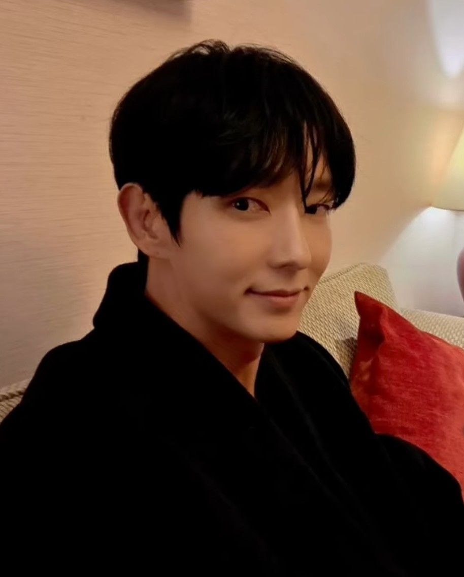 Latest photo of Lee Joongi