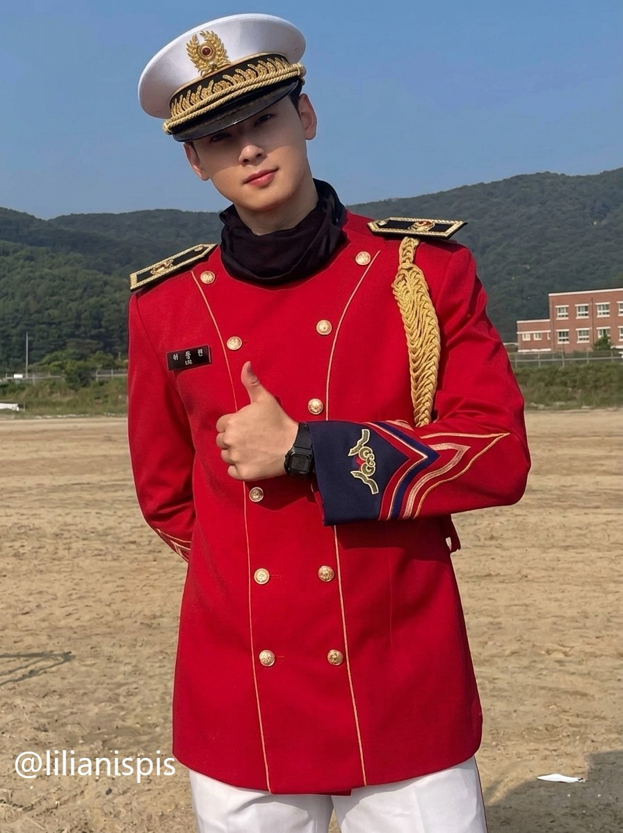 Recent activity shot of Cha Eunwoo