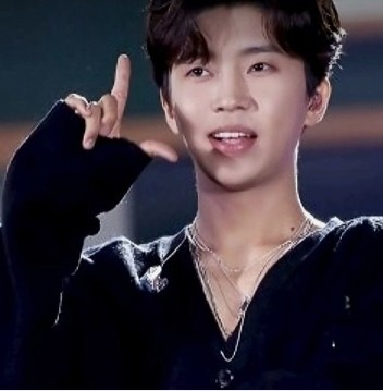 A moment captured by a fan of Lim Youngwoong