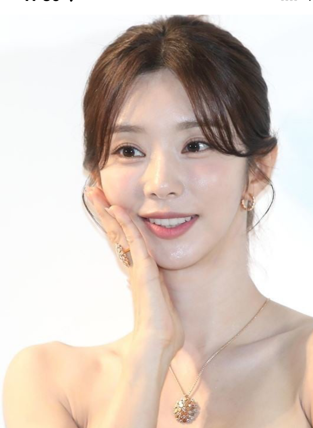 Behind-the-scenes cut of Lee Joobeen