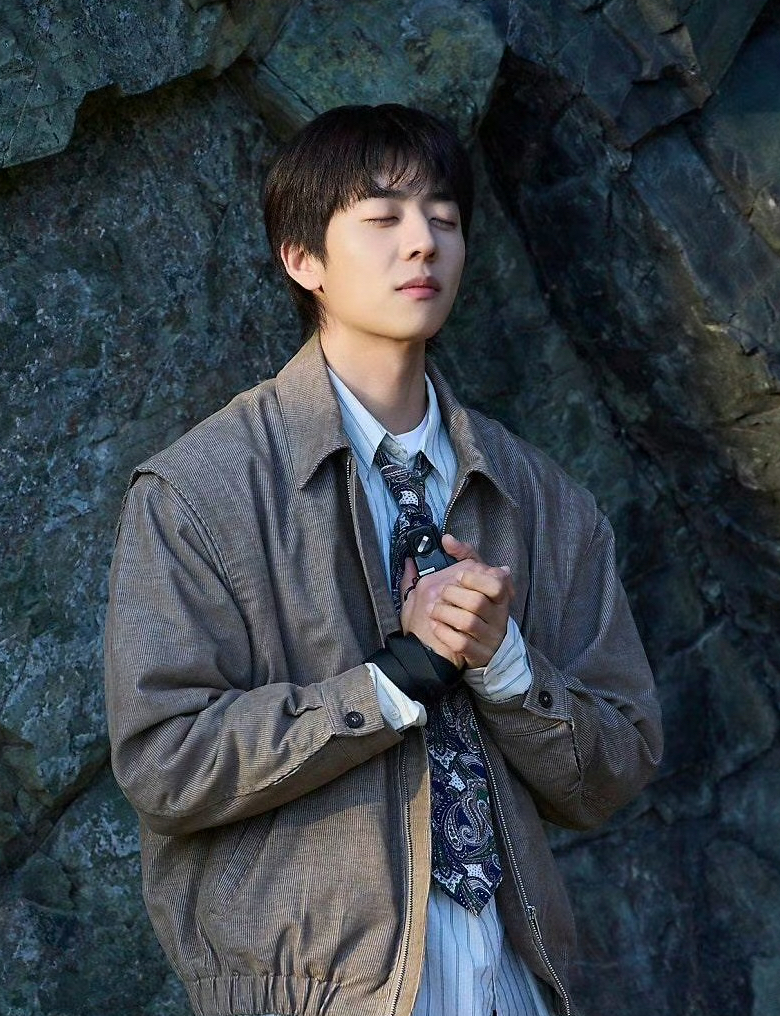 Behind-the-scenes cut of Chae Jonghyeop