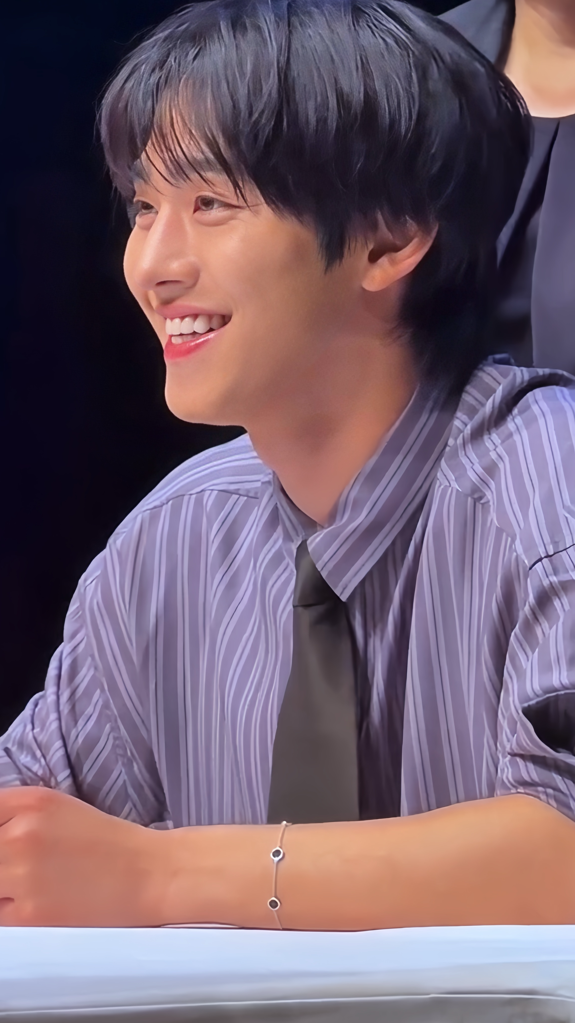 Emotional wallpaper shared by fans for Ahn Hyoseop
