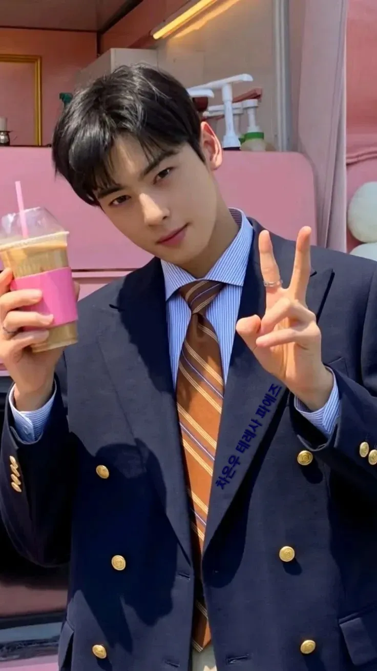 Recent activity shot of Cha Eunwoo