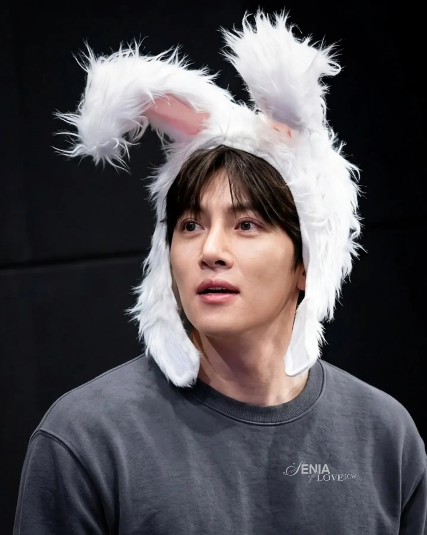 Behind-the-scenes cut of Ji Changwook