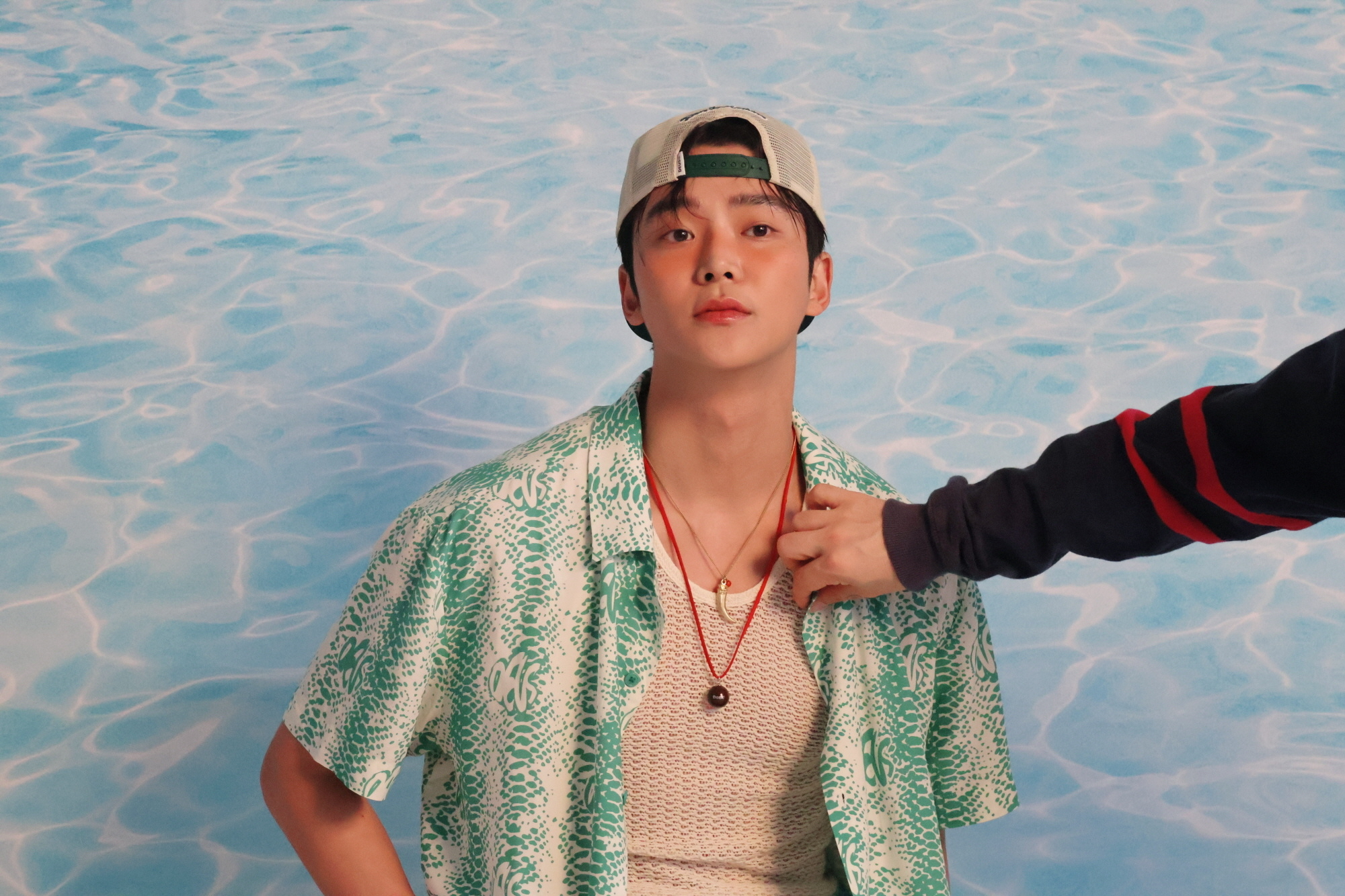 로운의 비하인드 컷