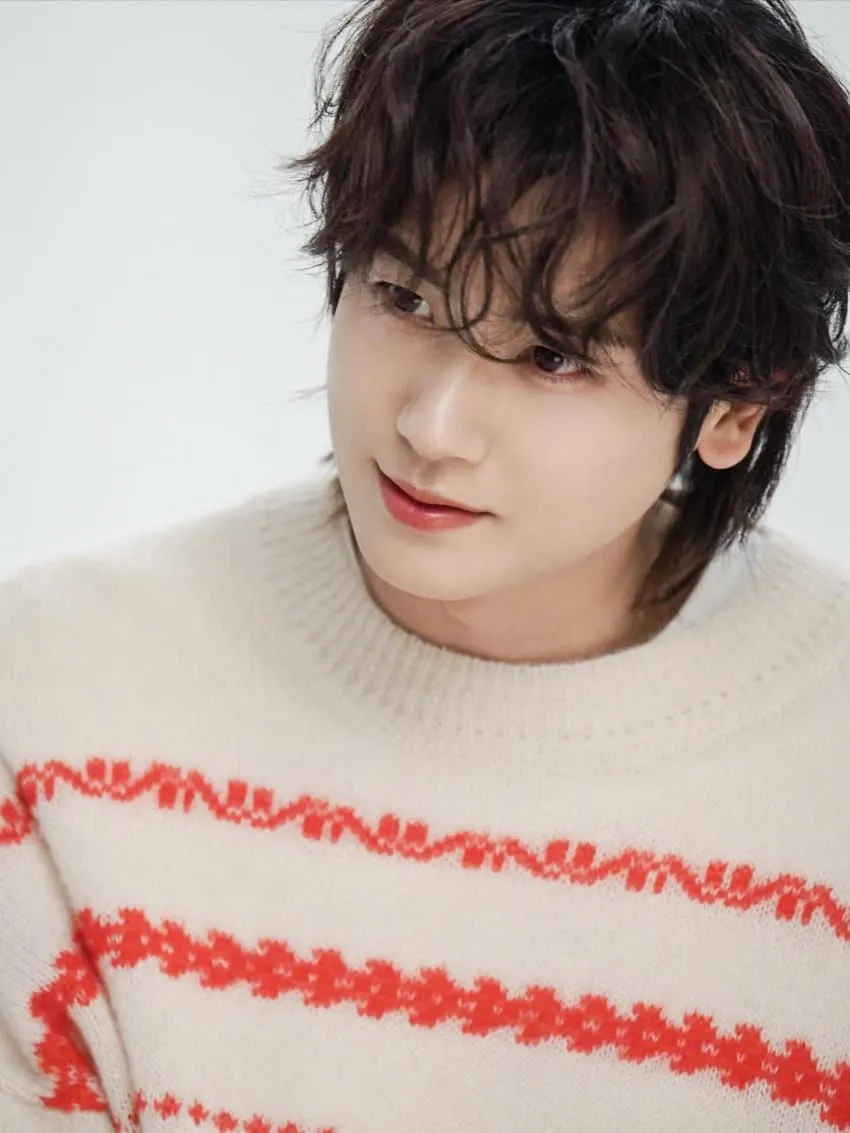 Behind-the-scenes cut of Park Hyungsik