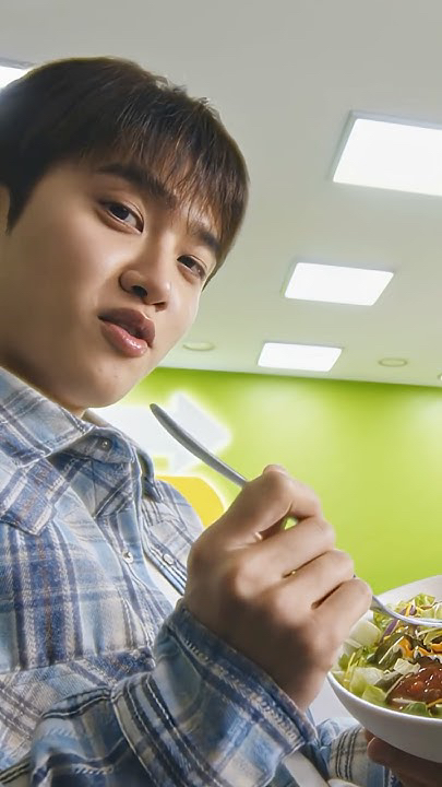 Behind-the-scenes cut of Doh Kyungsoo (D.O.)