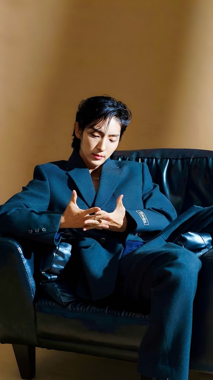 Behind-the-scenes cut of Lee Joongi