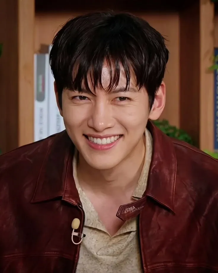 Behind-the-scenes cut of Ji Changwook