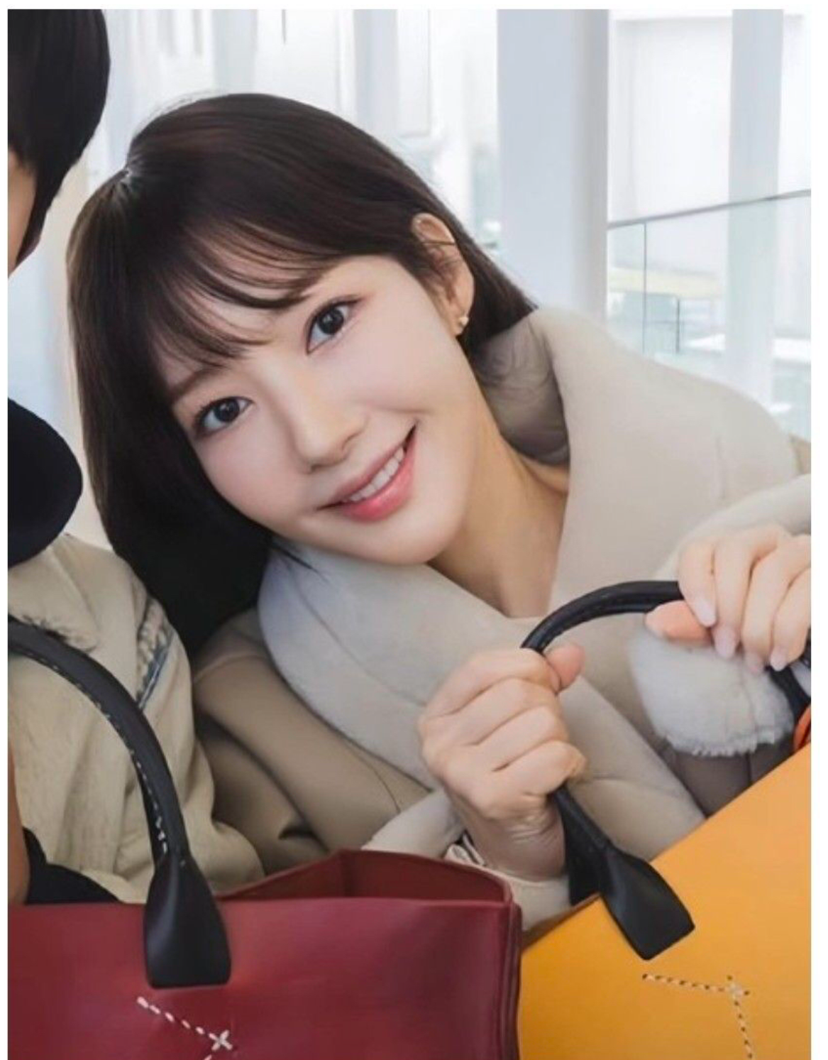 Behind-the-scenes cut of Park Minyoung